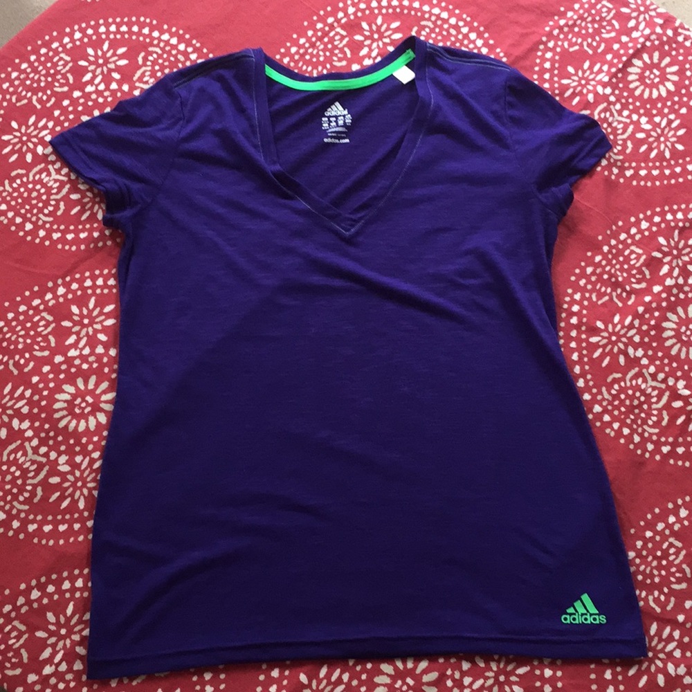 042. Women’s adidas tee
